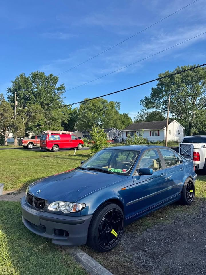 2002 BMW 3 Series 325i Sedan 4D
