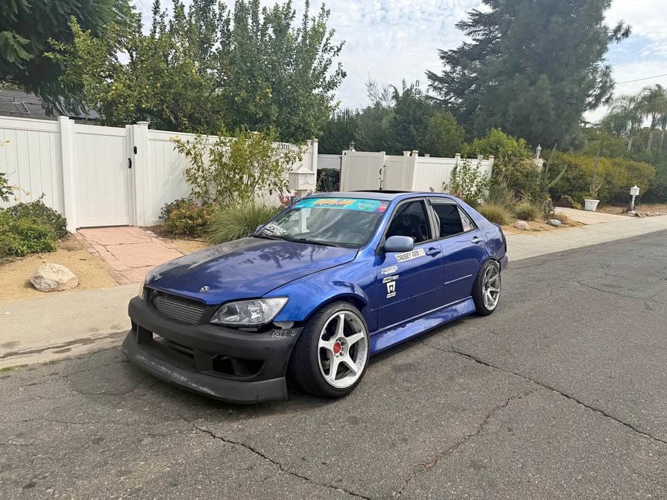 2001 Lexus IS 300 Sedan 4D
